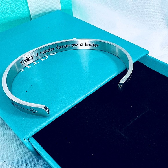 Titanium Stainless Steel Unisex Bracelet Cuff Today A Reader Tomorrow A Leader - Picture 1 of 10